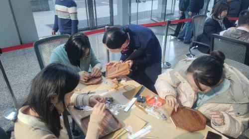 復(fù)古鐘表手工制作指導(dǎo) 復(fù)古鐘表手工制作指導(dǎo)_上海物業(yè)公司服務(wù)